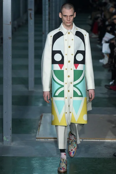 Look 28